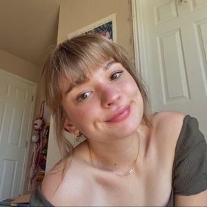 Meet your Posher, Hannah